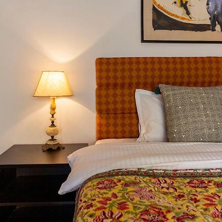 Neelam Bed & Breakfast Kalkuta Zewnętrze zdjęcie